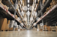 Nave de empresa de mensajerÃ­a